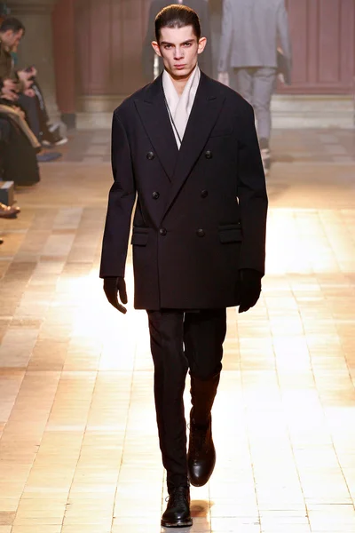 Look 44